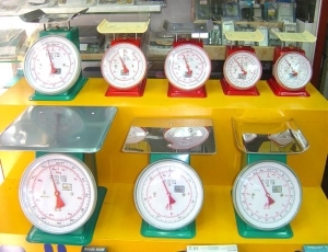電子秤開機後無任何動作？